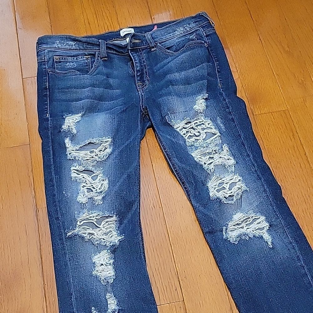 Women's Destroyed Jeans!!